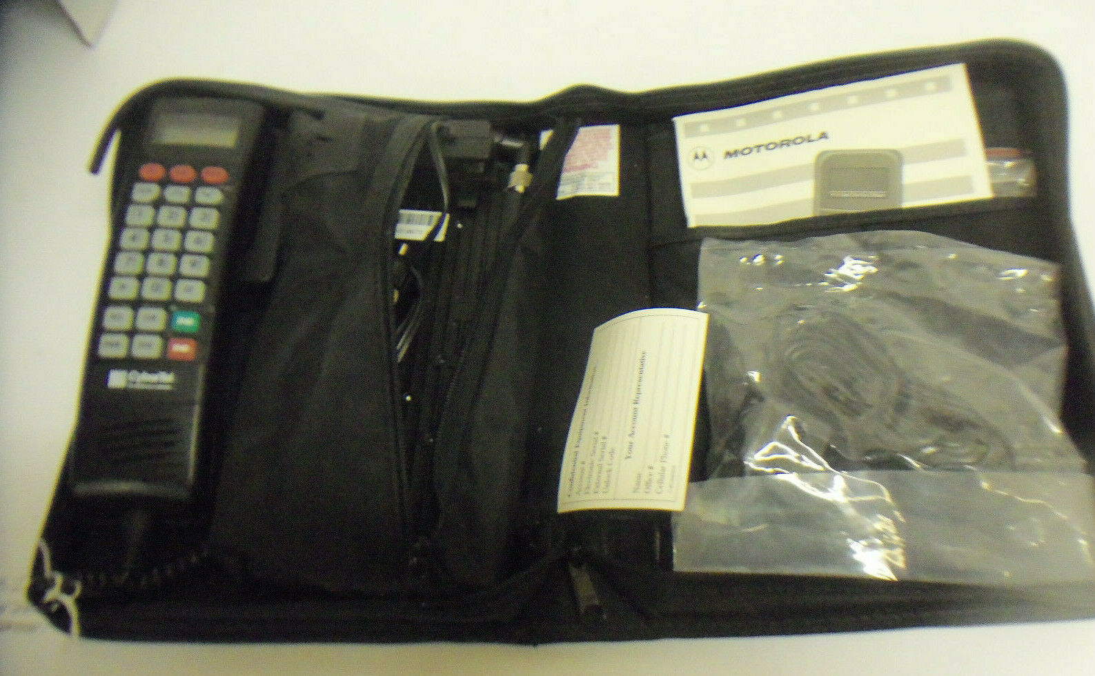 Vintage Motorola Car Phone Scn2520a With Bag And Books 1993 Ser. No. Gug(15) Usa