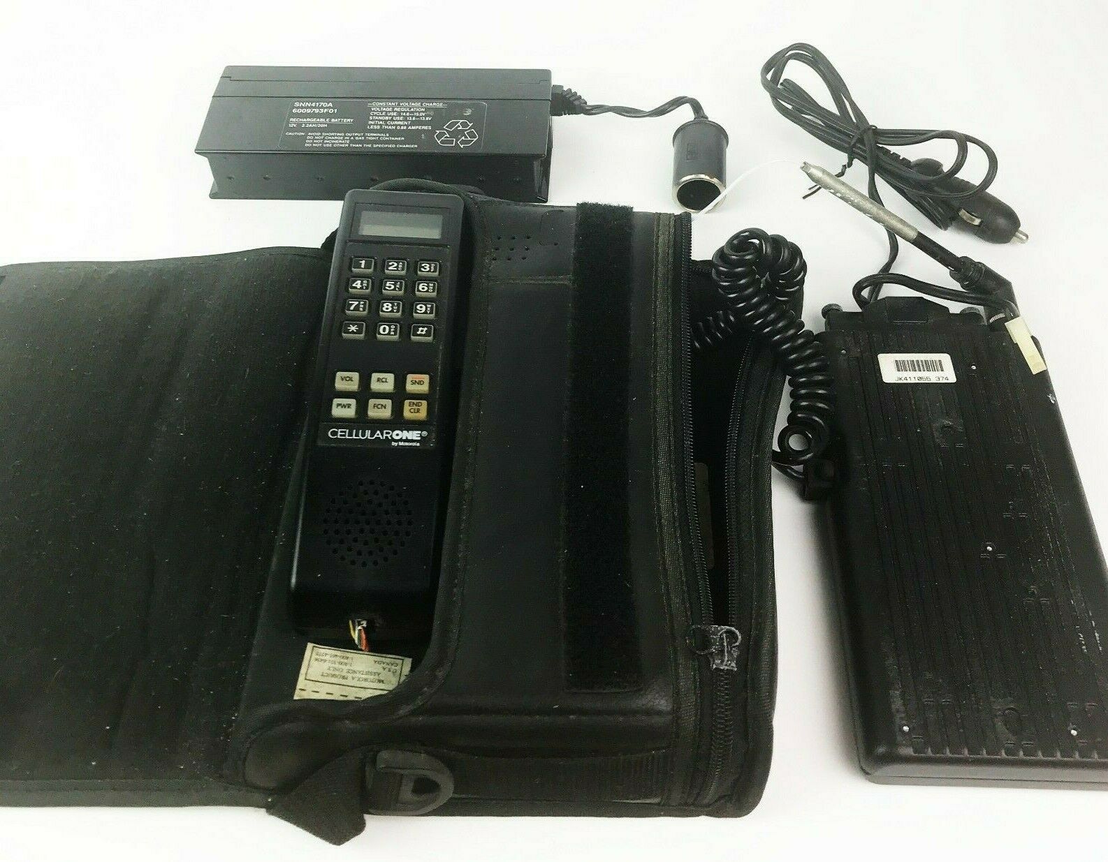 Vtg Motorola Cell Phone/ Case/brick Battery/ Car Charger Scn2498b Untested As-is